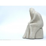 mujer sentada b