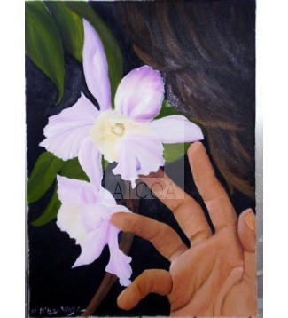 oliendo una orquidea